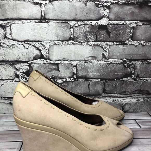 Taryn Rose Beige Suede Leather Peep Toe High Wedges Women Sz 39EU/8.5M US - Picture 16 of 16